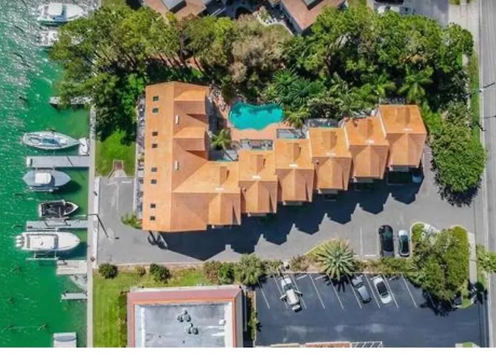 Water Front View Town House. 5 Minutes From Beach! Ferienhaus *