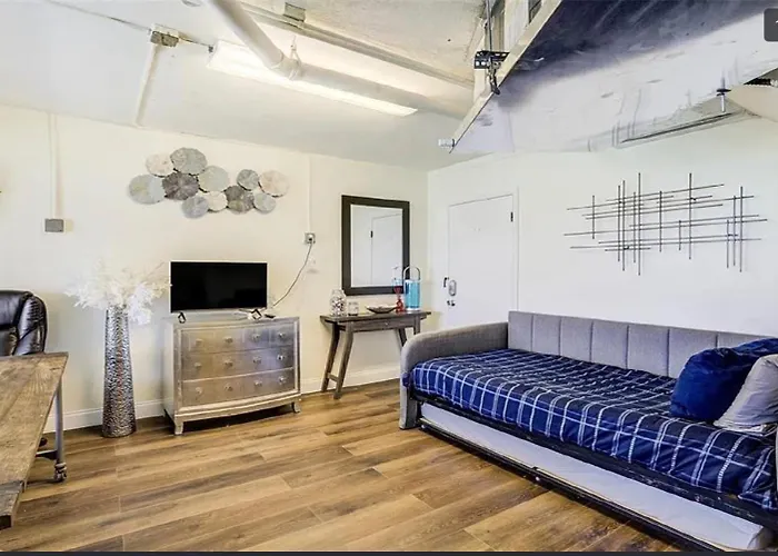Ferienhaus Water Front View Town House. 5 Minutes From Beach! *