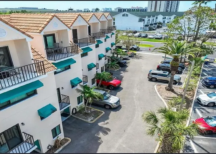 Ferienhaus Water Front View Town House. 5 Minutes From Beach!